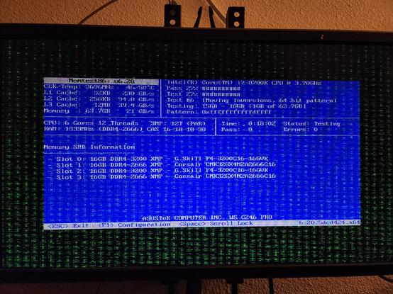 a crashed memtest86+ with green glitches all over the screen