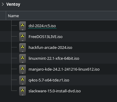 Captura de pantalla del gestor de archivos en donde se ven imágenes ISO de distintos Linux, BSD y FreeDOS