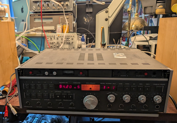 The Revox B780 amplifier back on the chaotic bench. This time fully assembled.