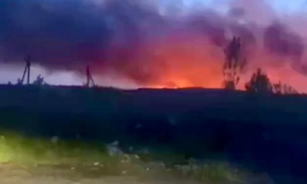 Secondo quanto riferito, un massiccio attacco di droni si rivolge ai siti militari russi in Crimea occupata