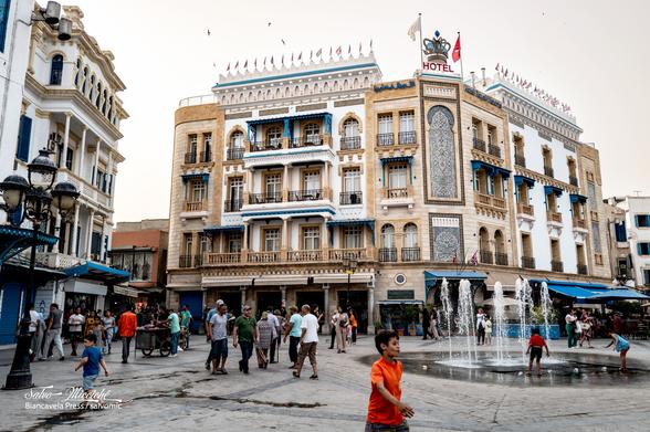 Royal Victoria Hotel, Tunis 🇹🇳

#leica_camera #tunisia #africa #people #silentSunday