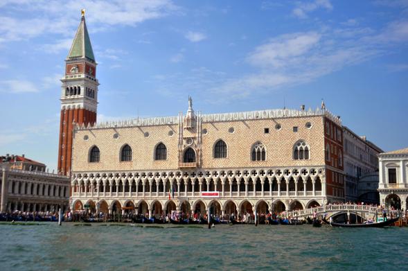Images from my Photographic Artwork Portfolio can be purchased from my Pixels website at reasonable prices as prints or displayed on various products.

The Doge's Palace (Italian: Palazzo Ducale; Venetian: Pałaso Dogal) is a palace built in Venetian Gothic style, and one of the main landmarks of the city of Venice in northern Italy. 

#Photography  #FineArtPhotography #BuyIntoArt  #AYearForArt #print #photography #mastodon #mastophoto #mastoart #photo 

https://john-hughes-photographic.pixels.com/featured/doges-palace-john-hughes.html