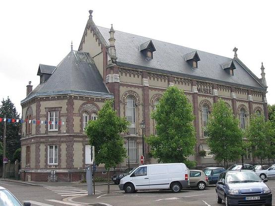 Bâtiments de l’ancien pensionnat Saint-Pierre à la crèche de Georges Beauniée à #Dreux (#EureEtLoir) L'histoire du pensionnat Saint-Pierre est assez représentative des grandes institutions catholiques des frère...
Suite 👉 https://monumentum.fr/monument-historique/pa28000054/dreux-batiments-de-lancien-pensionnat-saint-pierre-a-la-creche-de-georges-beauniee
#Patrimoine #MonumentHistorique
Photo CC-BY-SA 4.0 : fr:User:Olivier2000