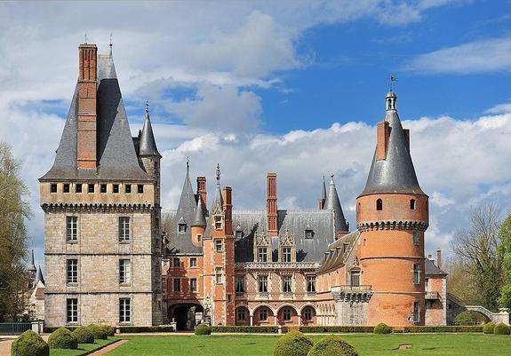 Château à #Maintenon (#EureEtLoir) En 1505, un château est construit sur des substructions plus anciennes, lui donnant son allure actuelle de demeure Renaissance. En 1674, la terre de Maintenon devient la propr...
Suite 👉 https://monumentum.fr/monument-historique/pa00097146/maintenon-chateau
#Patrimoine #MonumentHistorique
Photo CC-BY-SA 4.0 : Eric Pouhier