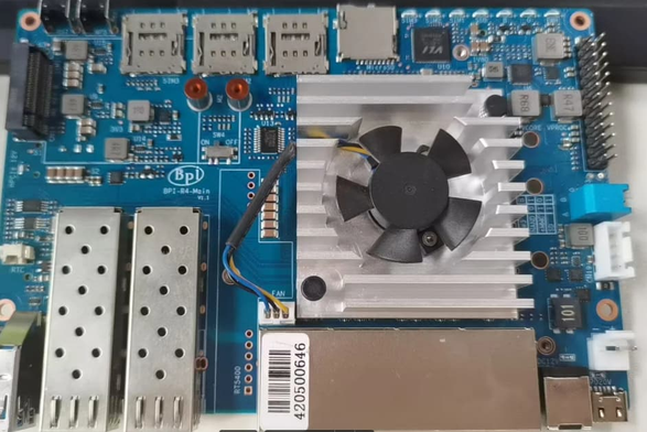 Banana Pi BPI-R4 & BE14000 Wifi7 heat sink test
https://forum.banana-pi.org/t/banana-pi-bpi-r4-be14000-wifi7-heat-sink-test/23218
#wifi7 #router #openwrt #bananapi #mediatek #mt7988