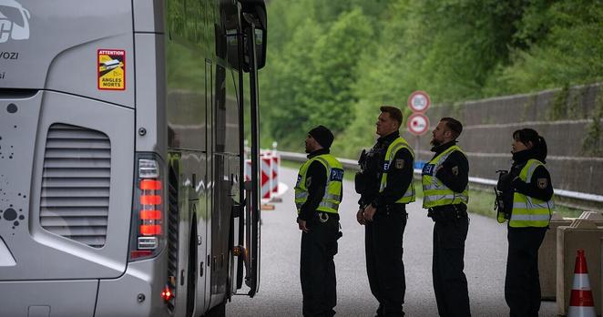 Kontrollen: Erste Asylsuchende zurückgewiesen