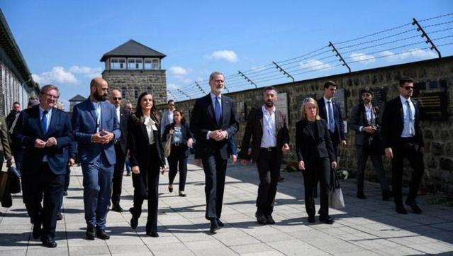 Felip VI i la reina Letícia al camp de concentració de Mauthausen (EFE/EPA/Max Slovencik)