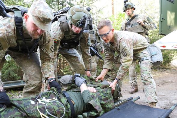 U.S. and Lithuanian Medical Personnel working together