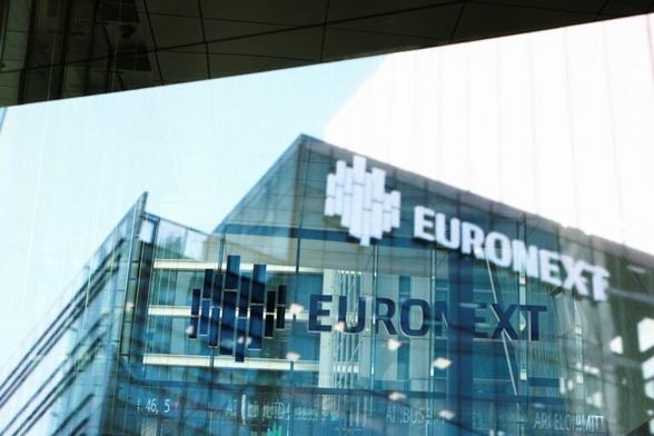 L'Europe finit dans le vert en attendant une désescalade des tensions commerciales