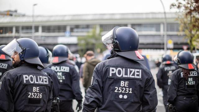 Mehr als 30 Demos am Feiertag