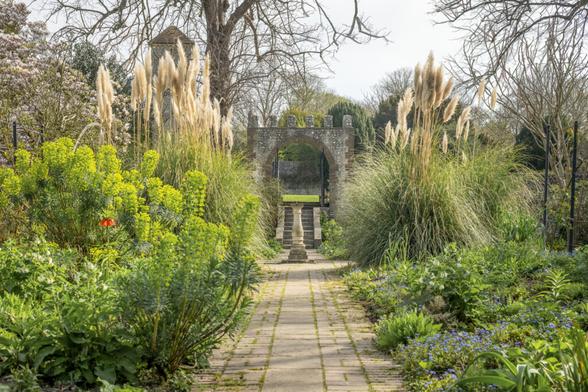 Job Opportunity: Gardener - Job Opportunity: Gardener