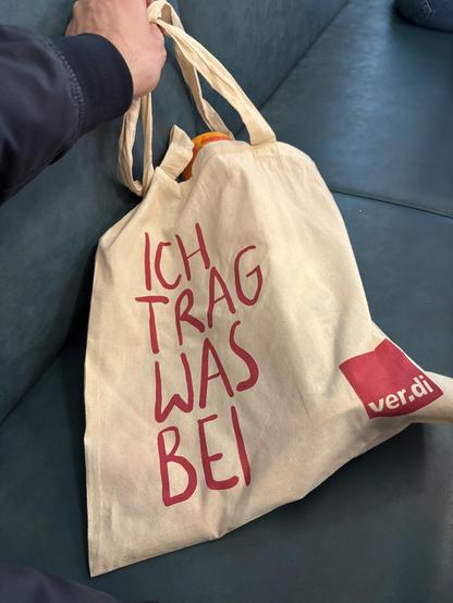 Tasche von verdi mit der Aufschrift “Ich trag was bei”