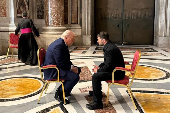 Zelensky salue une réunion "symbolique" et potentiellement "historique" avec Donald Trump