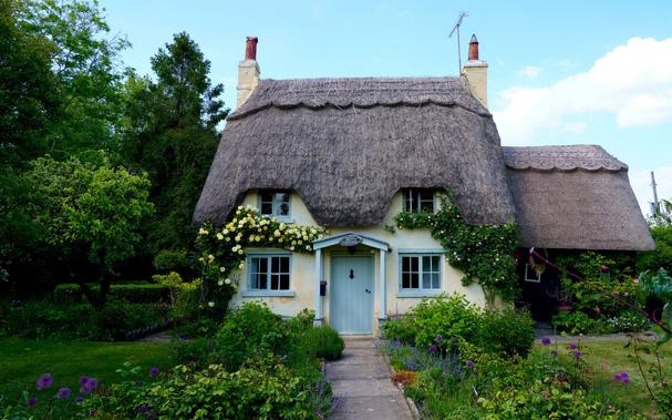 postcard perfect "Rose Cottage" at Honington, Warwickshire, England. May 2025. This is a favourite on social media.