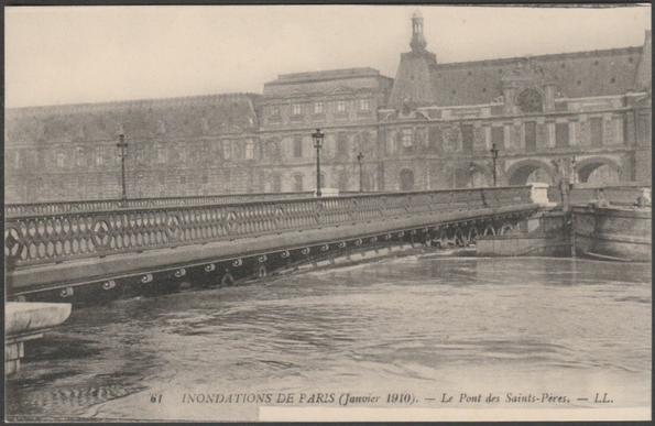 Printed monochrome postcard showing a view of the Ponts des Saints-Pères in Paris during the Paris floods of 1910.

Published by Lévy Fils et Cie, Paris, No LL 61, 1910.

Postally unused.

Excellent condition, with minimal corner bumps.