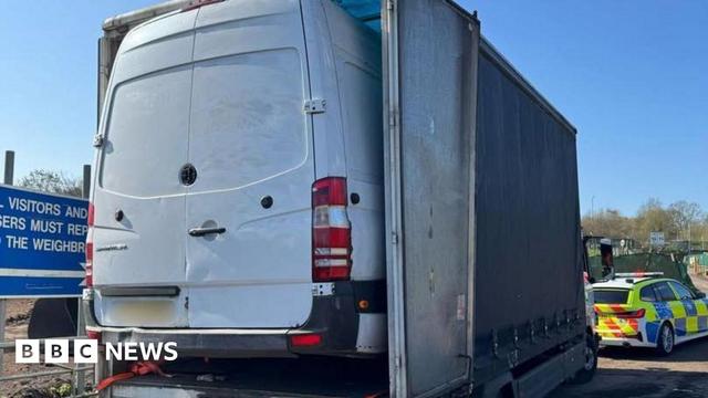Lorry in van stopped on A42