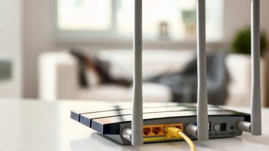 fbi-warns-that-end-of-life-devices-are-being-actively-targeted-by-threat-actors-–-source:-wwwcsoonline.com