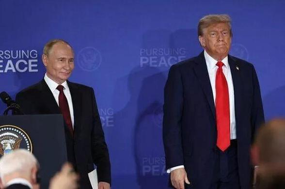 White House brands Trump-Putin summit security breach claims 'hilarious' as papers 'reveal' key details
