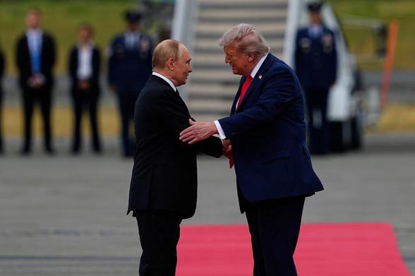Papers left behind in hotel printer show details of planned Trump, Putin luncheon: NPR Papers left behind in hotel printer show details of planned Trump, Putin luncheon: NPR