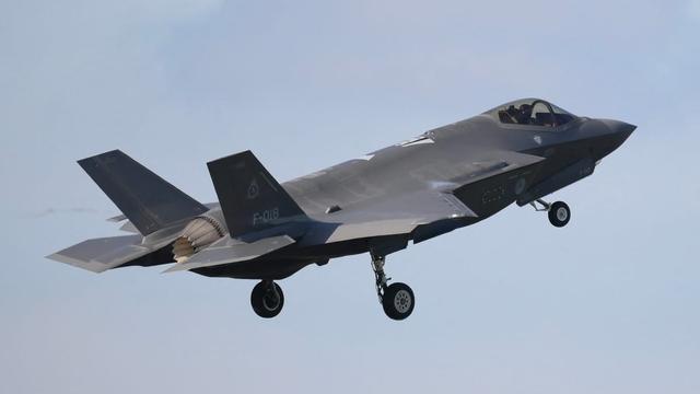 A Dutch F-35 fighter jet. | John Thys/AFP via Getty Images