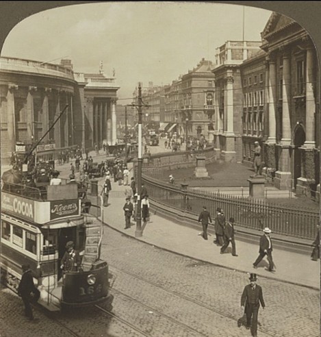 Underwood & Underwood, Publisher. Trinity College right and Bank of Ireland, old Parliament House left, Dublin, Ireland. 1900-1910. No known restrictions on publication.