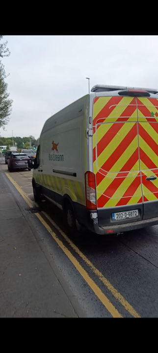  Bus Éireann service van 202-D-6872