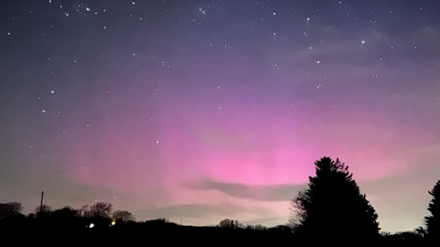 WOWW!! . The Aurora Borealis / Northern Lights ‘emerged epically’ over Courtmacsherry areas in West Cork , Ireland as ‘Easter 2025’ looms!