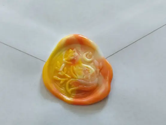 Each wax seal has a random distribution of the colors.