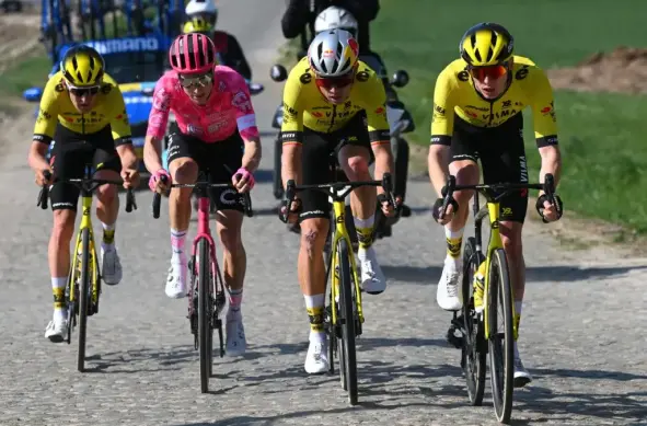 Pro cycling winners and losers in April