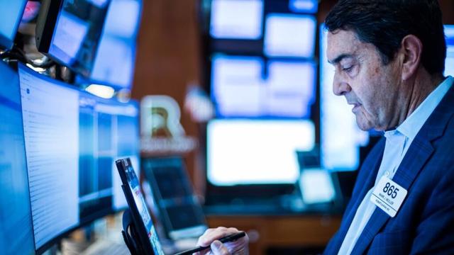 live stocks, data and earnings