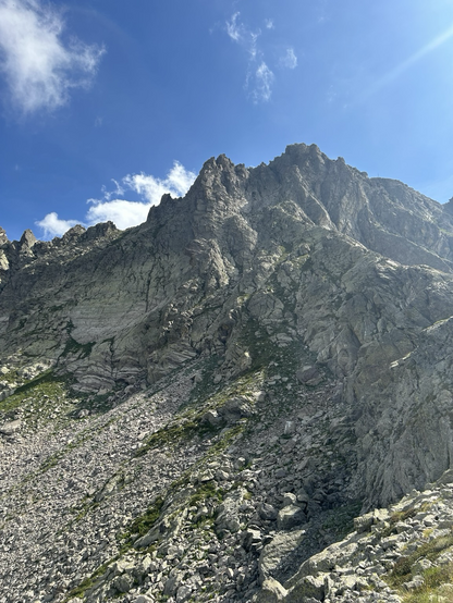 Cresta ONO della Rocca dell’abisso vista dal colle dell’abisso