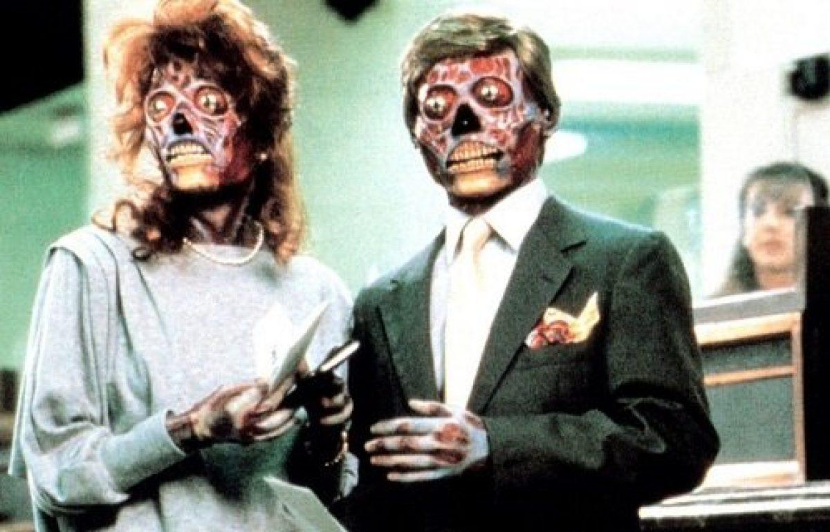 Una coppia di alieni nel film di Carpenter