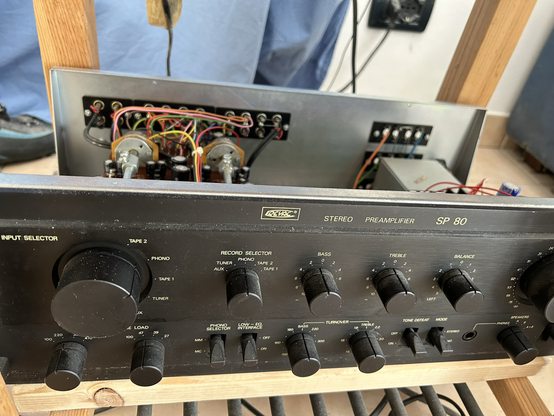 Frontale del pre amplificatore Revac SP80