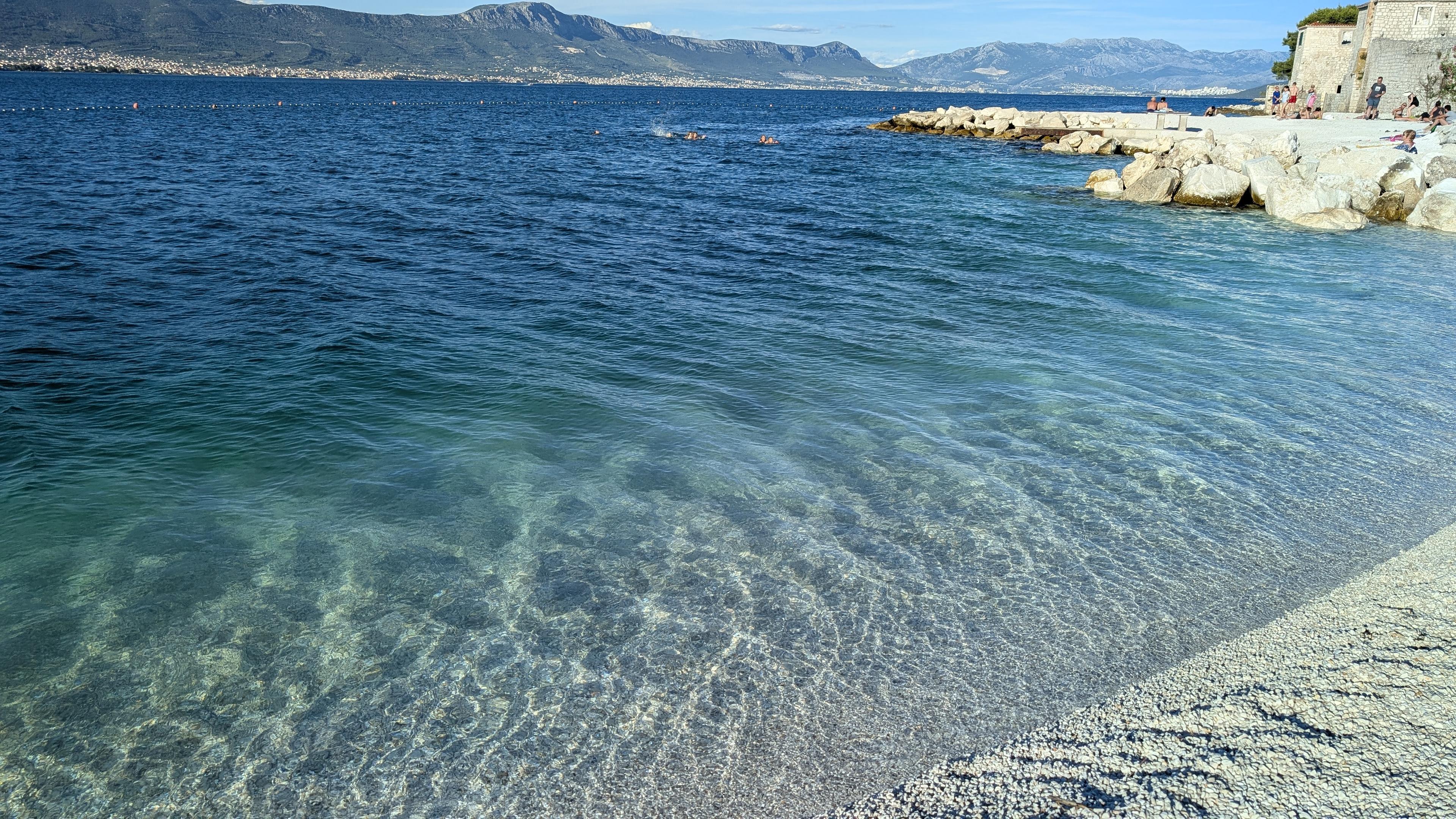 Mare trasparente e cristallino nell'isola di Ciovo