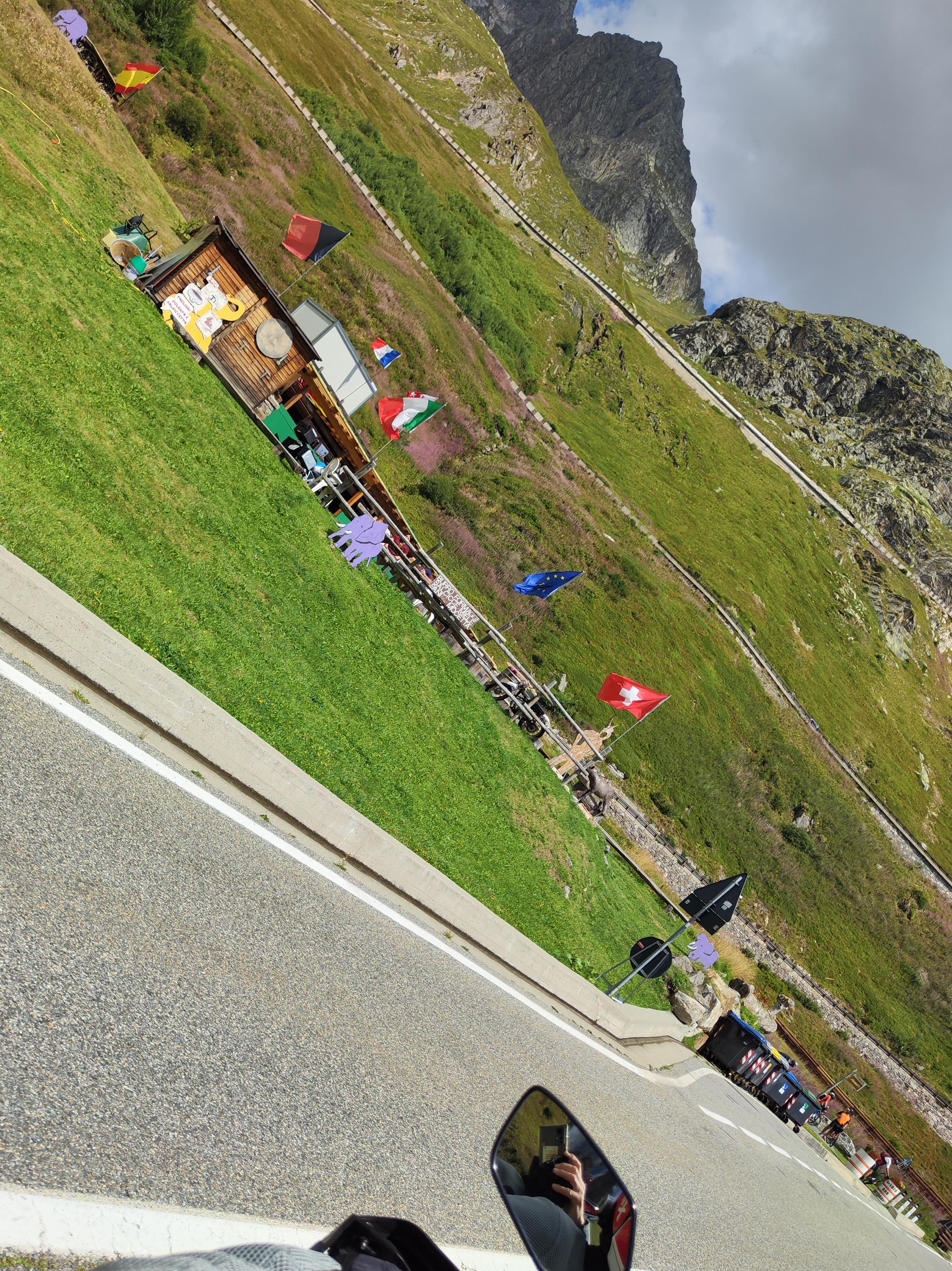 verso il Col du Gd-St-Bernard CH 2.473 mt