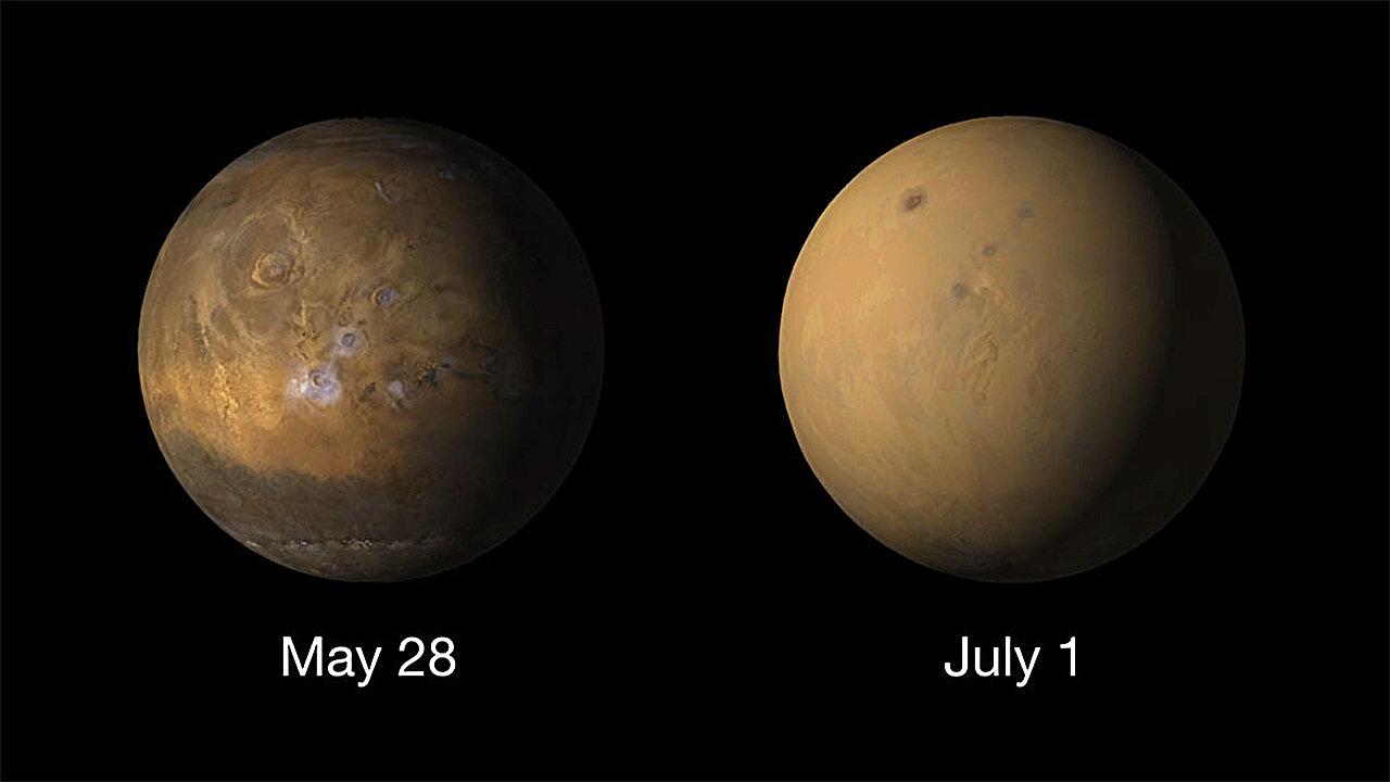 Confronto tra Marte prima (a sinistra) e durante (a destra) la tempesta di polvere del giugno 2018, che coincise con l'evento di particelle solari energetiche esaminato dal team della Lancaster University. Le immagini sono state scattate dal Mars Color Imager (MARCI), una fotocamera grandangolare a bordo del Mars Reconnaissance Orbiter (MRO) della NASA, che realizza quotidianamente mappe delle condizioni meteorologiche sull'intero pianeta.