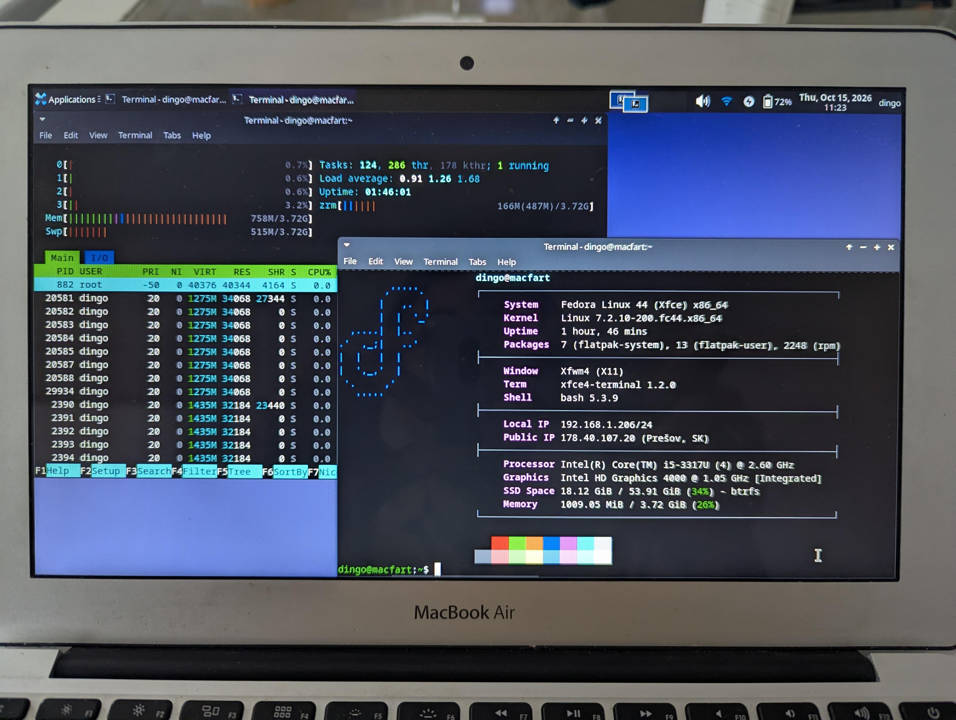 MacBook Air con Fedora xfce installato. L'immagine mostra fast fetchfetch e htop
