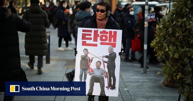 South Korean investigators fail to arrest Yoon Suk-yeol after lengthy stand-off