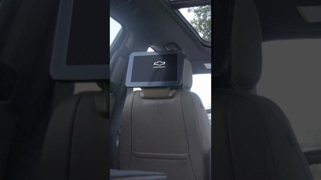 We believe you think you saw the bowtie hit the corner of the screen. #ChevyTahoe #ChevySuburban