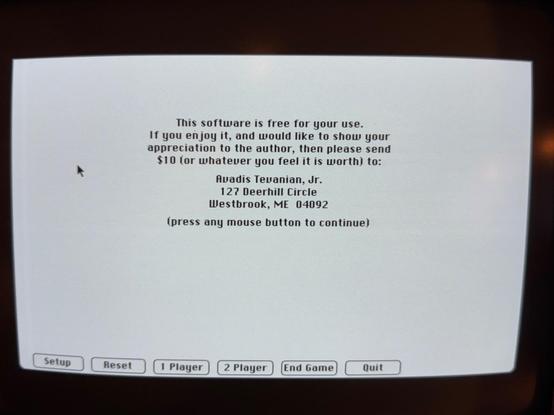 Title screen of MacLanding by Avadis (Avie) Tevanian on a monochrome CRT