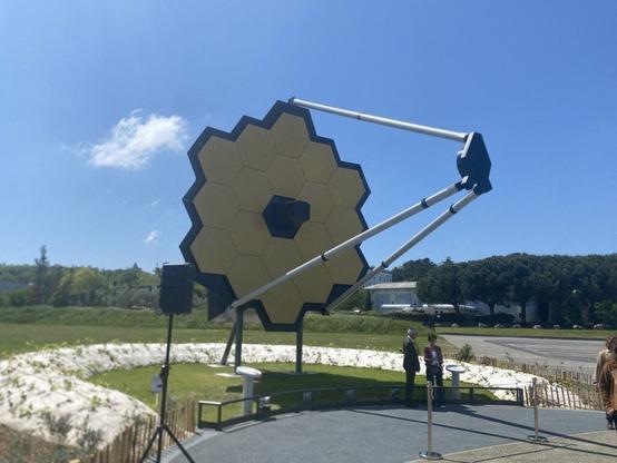 une impressionnante structure de 8 mètres de haut débarque à la Cité de l'espace