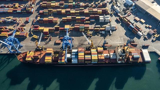 Türkiye’s annual exports reach record $265B in April as trade deficit widens