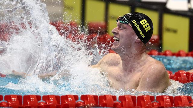 Schwimm-Star Schwarz bricht Europa-Rekord in Berlin | Sport