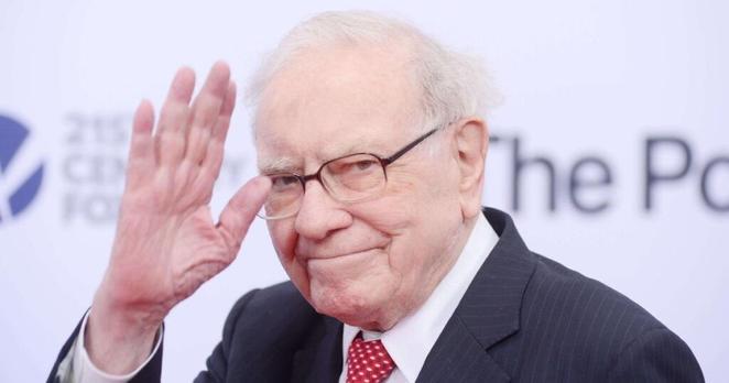 À 94 ans, Warren Buffett, la légende de Wall Street, passe la main