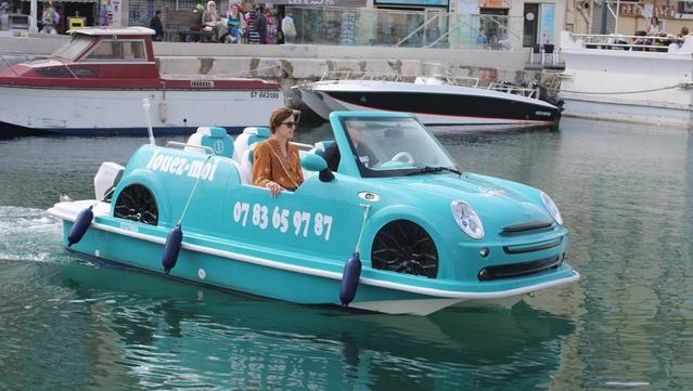 "Tout le monde nous filmait" : à Sète, les Mini Water Car, voitures flottantes électriques, débarquent et font sensation sur les canaux