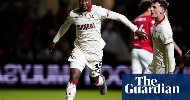 Sheffield United crush 10-man Bristol City to put one foot in playoff final | Championship
