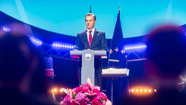 Golob ob dnevu zmage: Zlo nikoli ne nastane iz sile, ampak iz molka