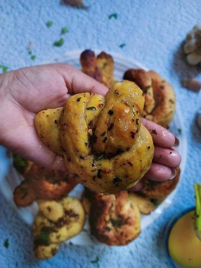Garlic Knots
