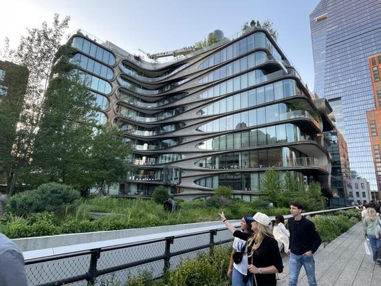 Apartment building in Manhattan along the High Line Park path