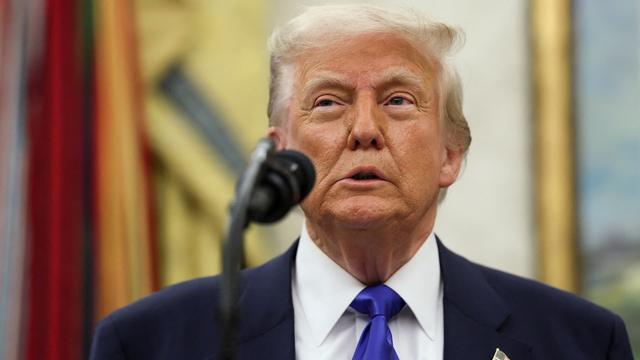 Trump says a rate cut would be like 'jet fuel' for markets, but Powell doesn't want to do it